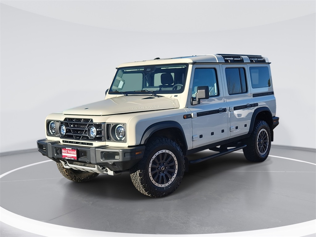 2026 Land Rover Range Rover Velar Dynamic SE's photo