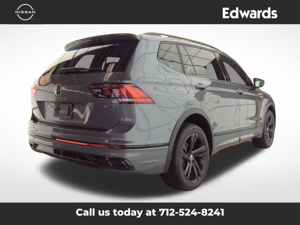 2023 Volkswagen Tiguan SE R-Line Black photo 2