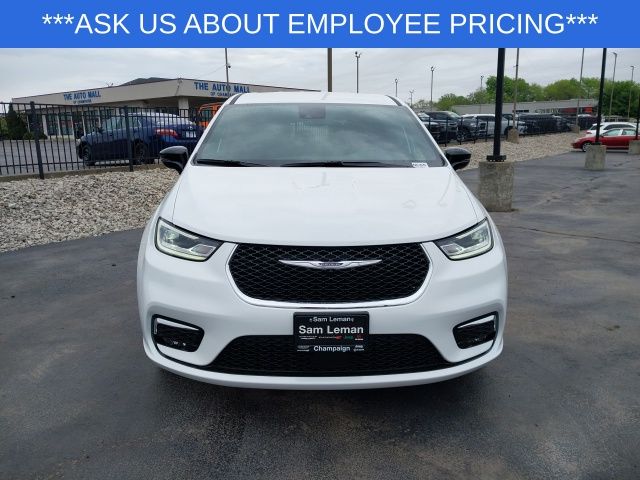2025 Chrysler Pacifica photo 4