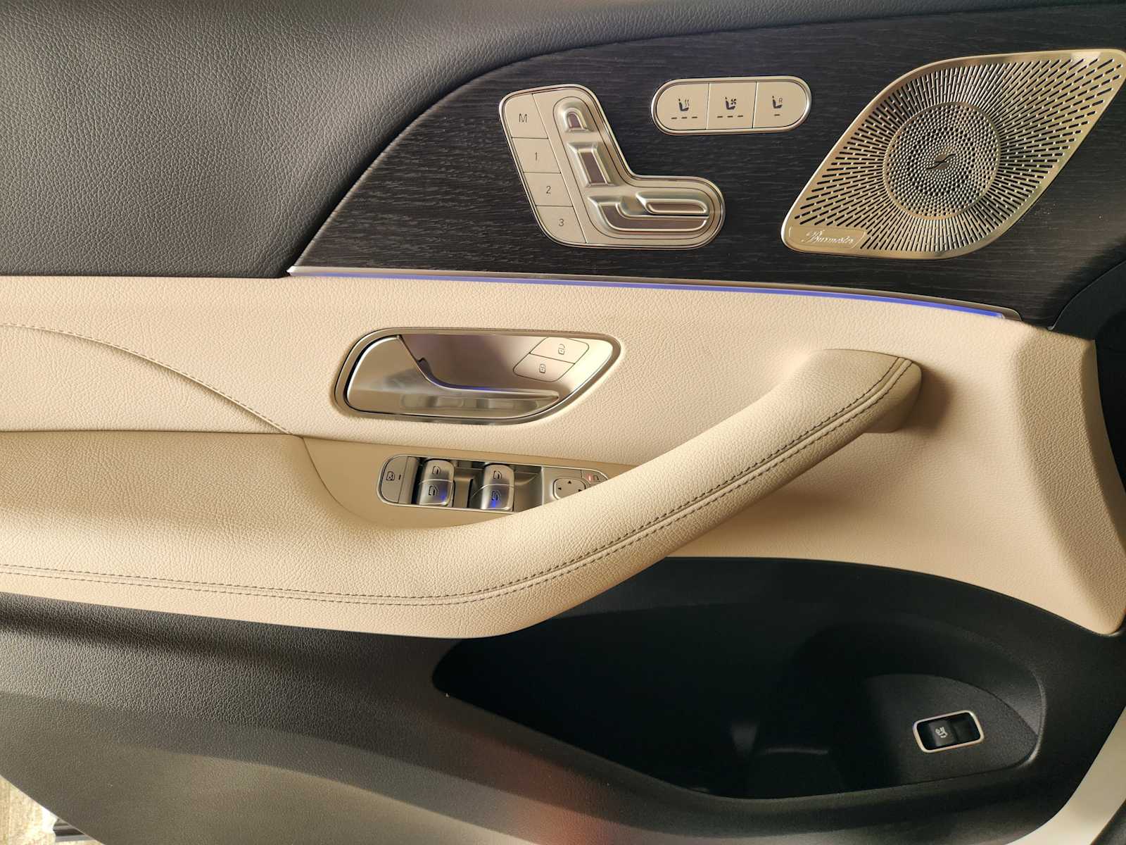 2026 Mercedes Benz GLS 450 4MATIC photo 16