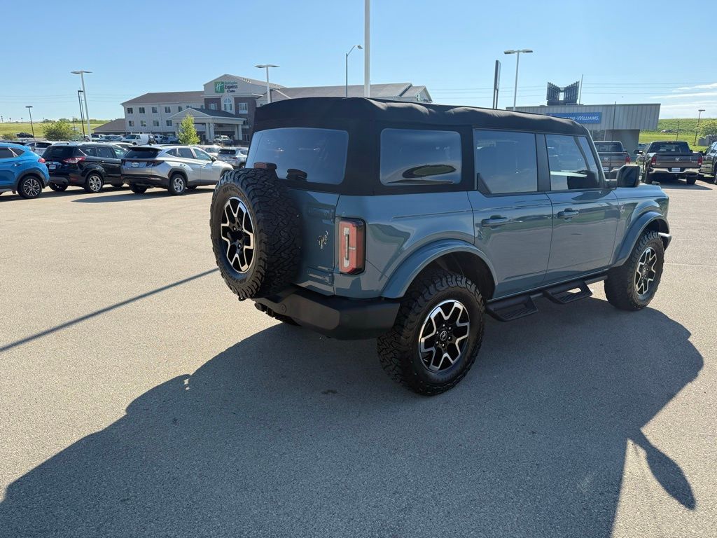 2023 Ford Bronco Base photo 3