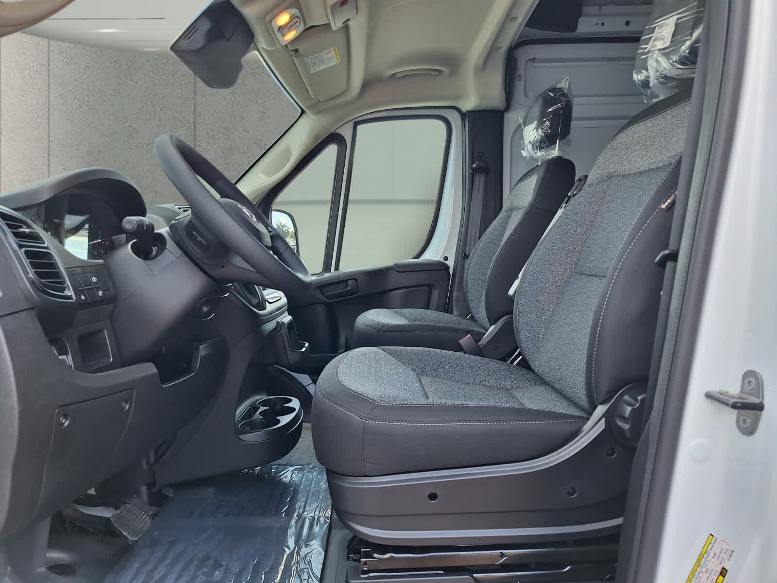 2026 Ram ProMaster 2500 photo 9