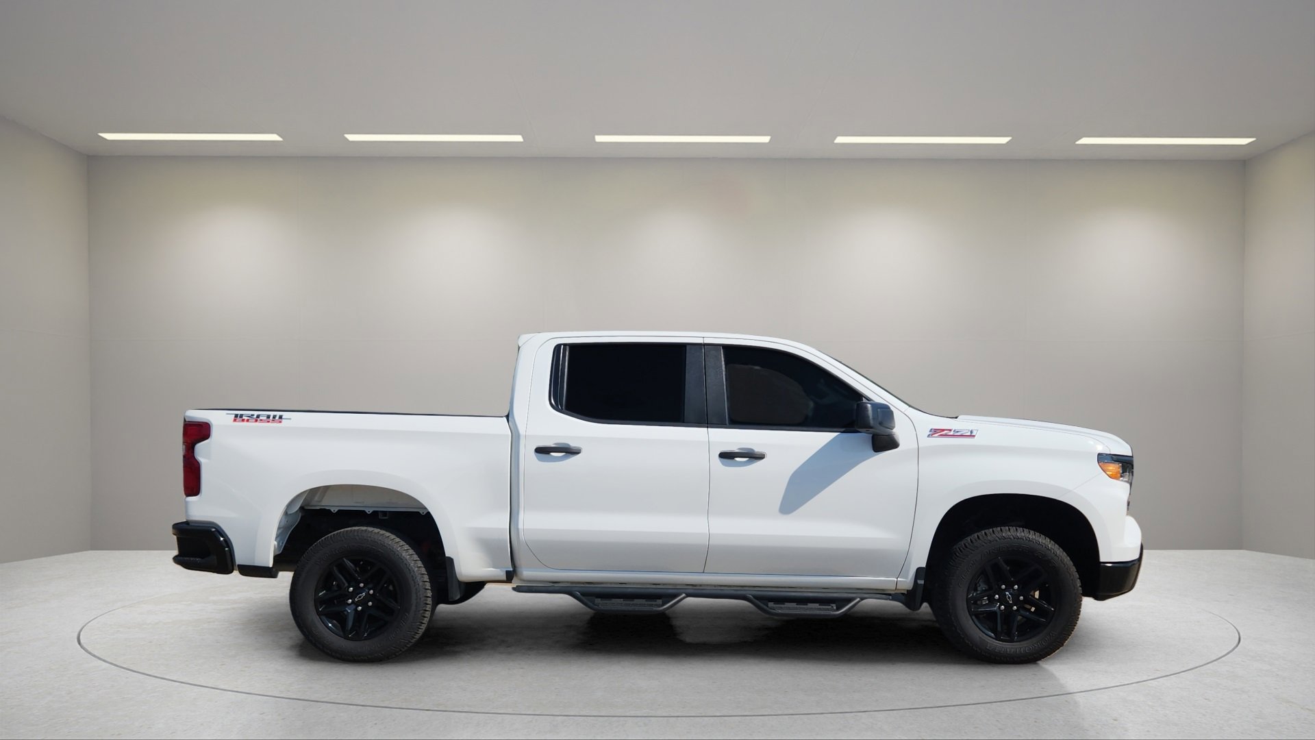 2022 Chevrolet Silverado 1500 Custom Trail Boss photo 2