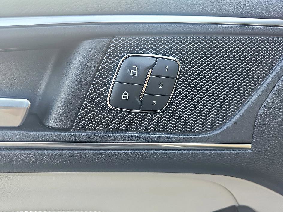 2017 Ford Edge Titanium photo 13