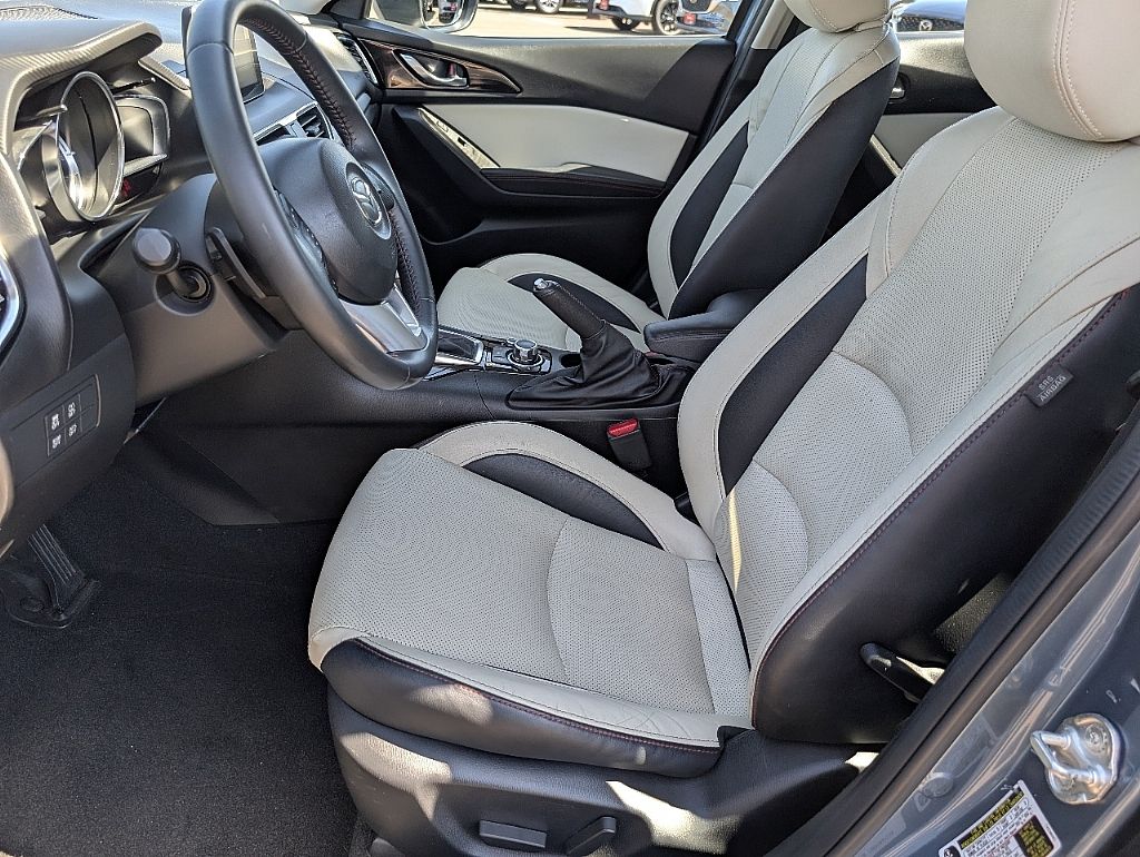 2015 Mazda Mazda3 s Grand Touring photo 21
