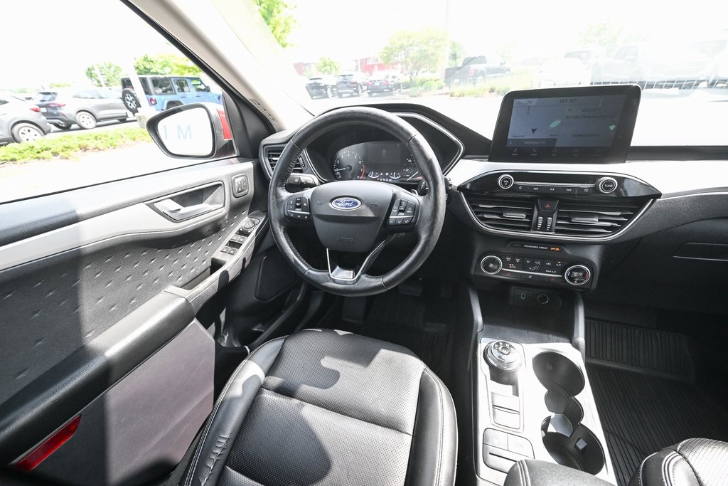 2020 Ford Escape SEL photo 24