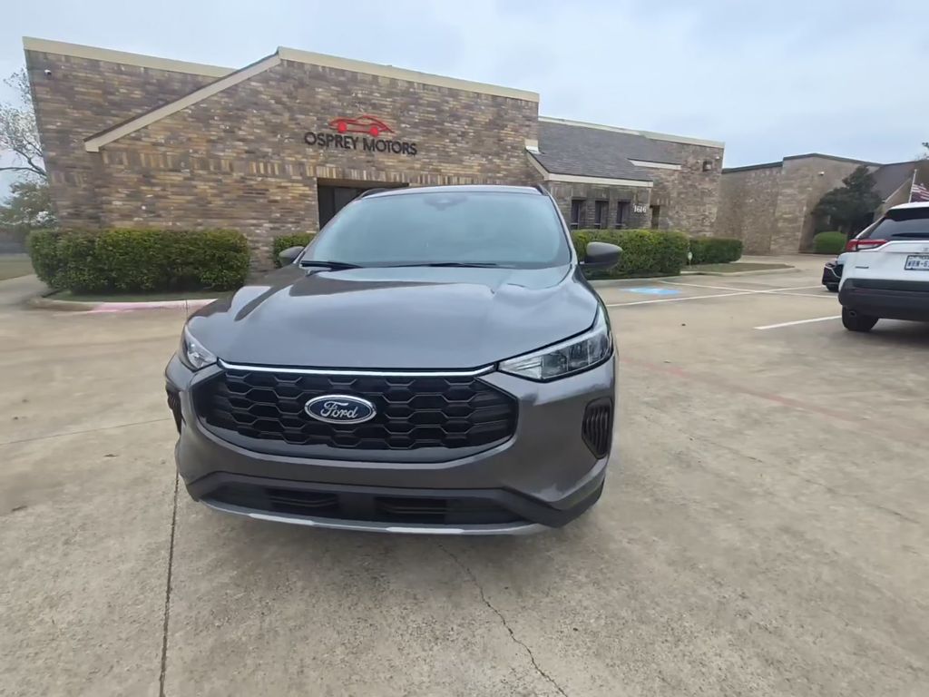 2025 Ford Escape ST-Line's photo