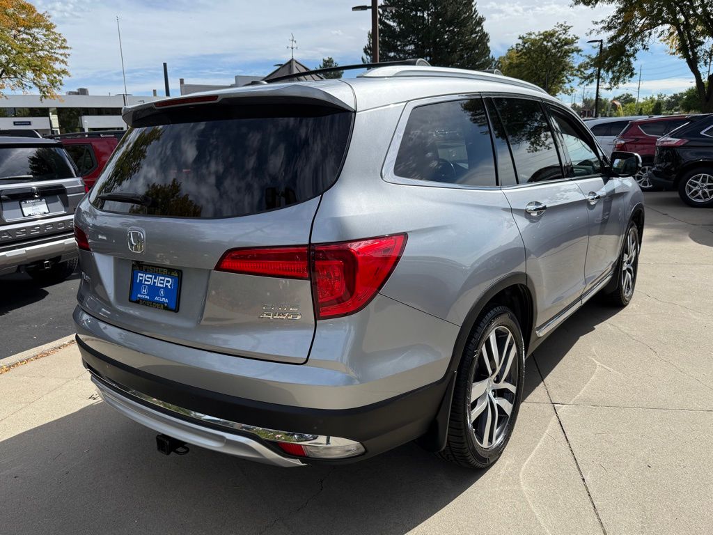 2016 Honda Pilot Elite photo 4