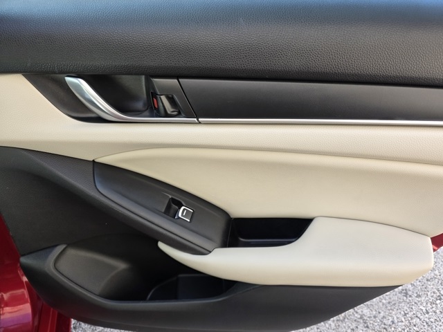 2022 Honda Accord LX photo 12