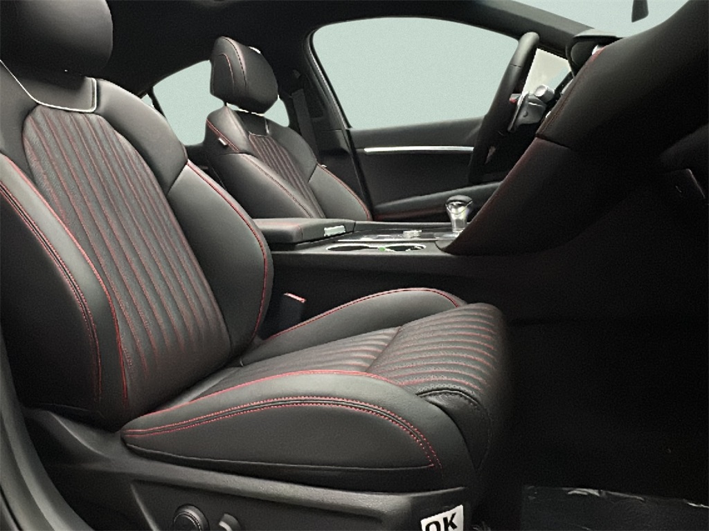 2026 Genesis G70 3.3T Sport Prestige photo 16
