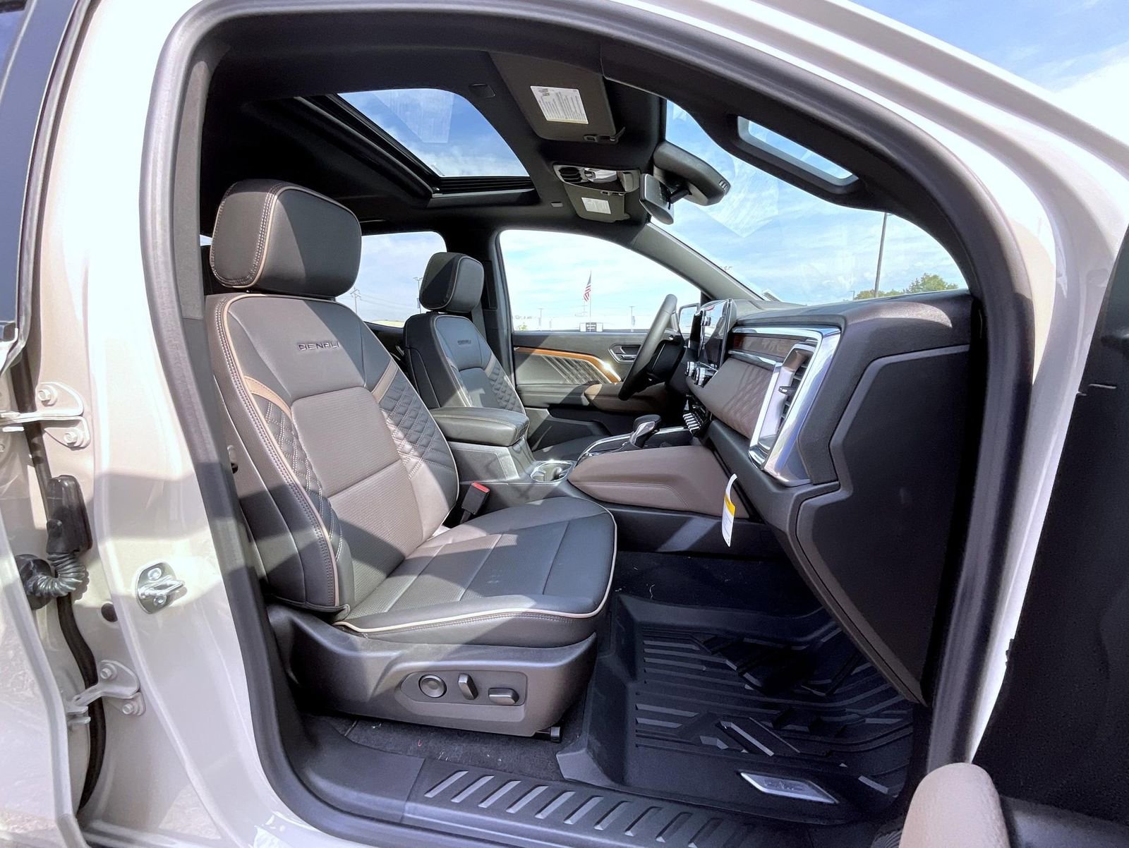 2026 Gmc Canyon Denali photo 15