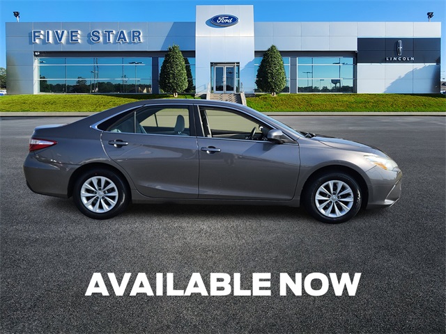2017 Toyota Camry LE photo 8