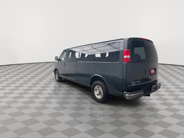 2017 Chevrolet Express Passenger 3500 LT photo 2