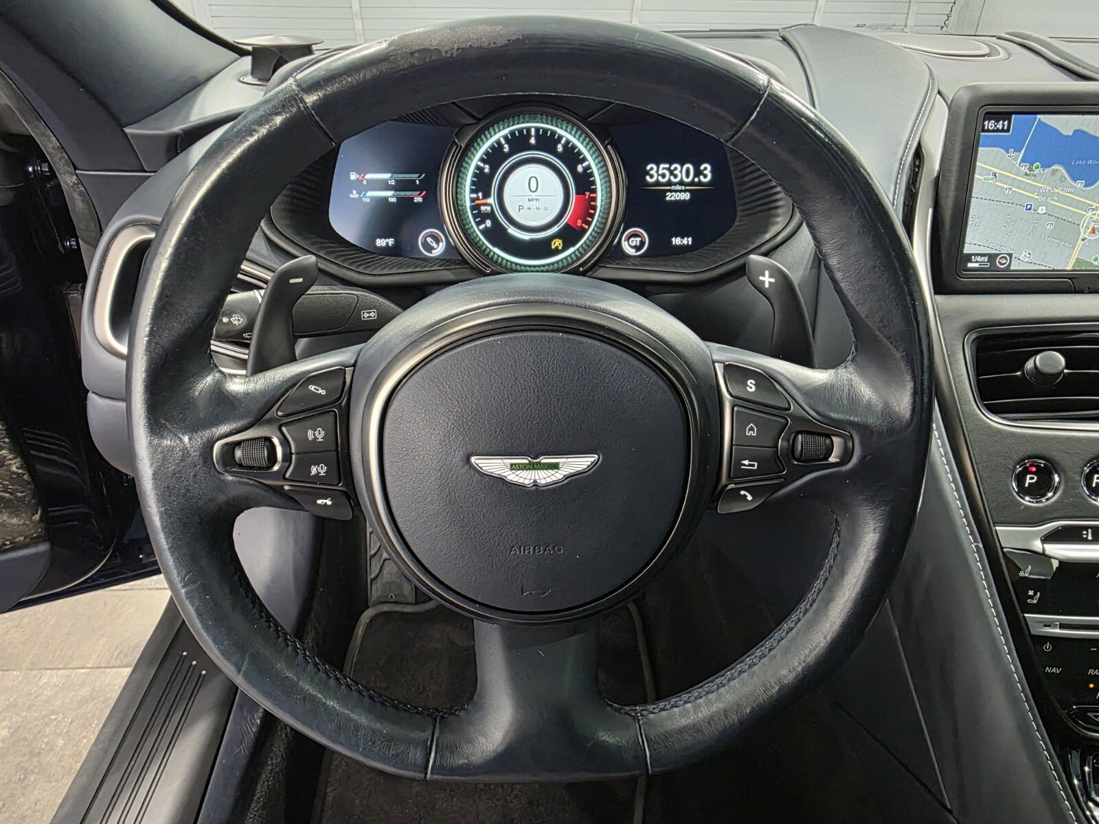 2019 Aston Martin DB11 AM5 photo 11