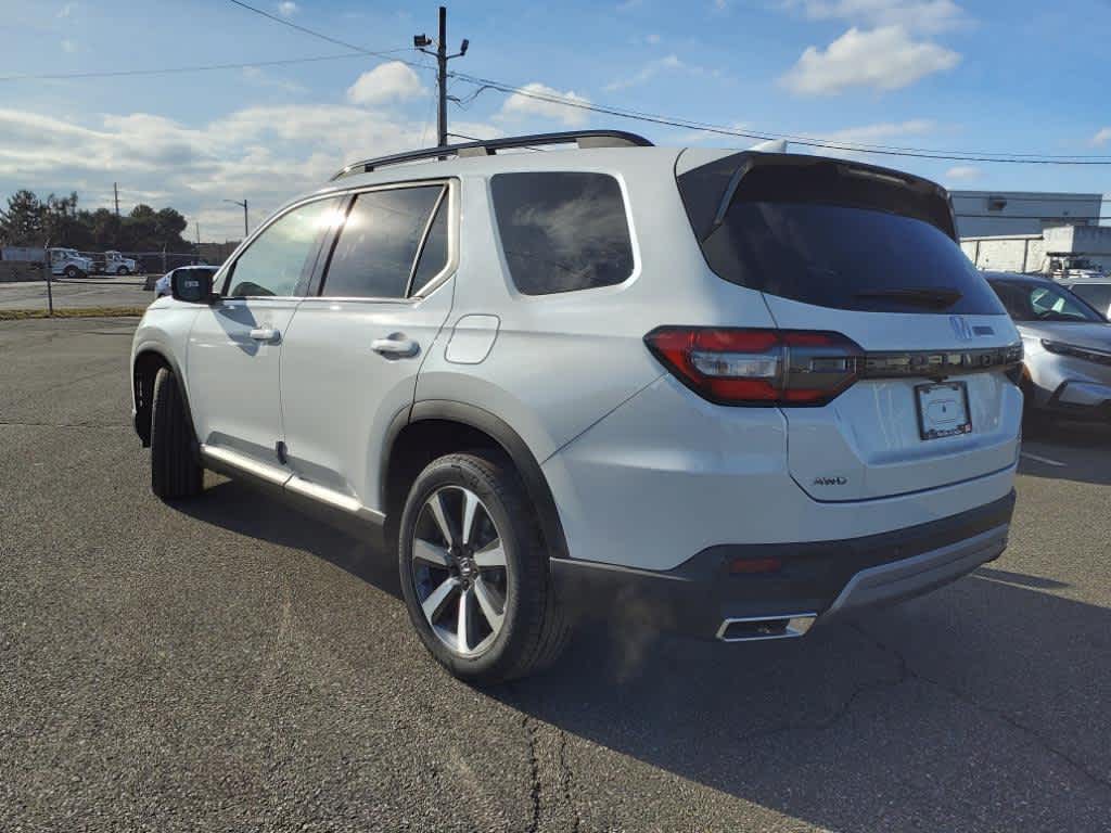 2025 Honda Pilot Touring photo 3