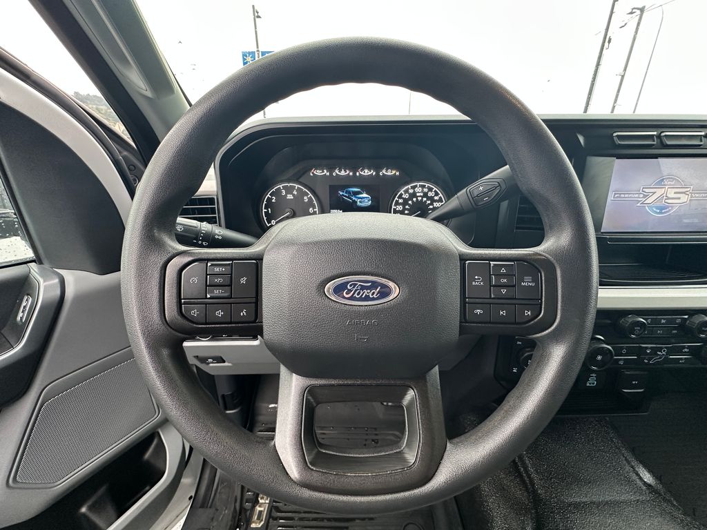 2023 Ford F-350 XLT photo 18