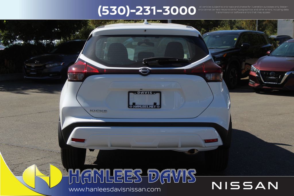 2025 Nissan Kicks Play S photo 3
