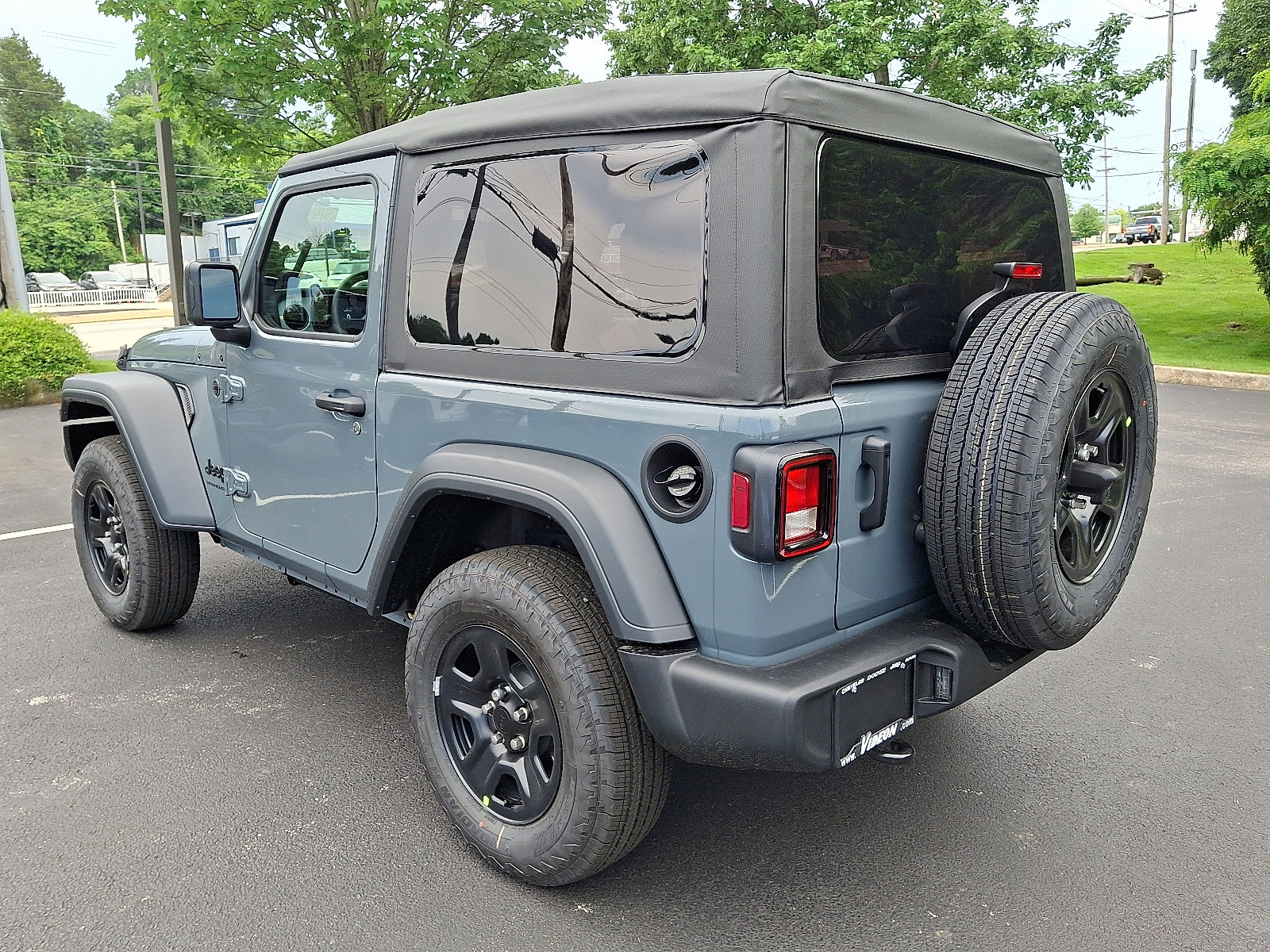 2025 Jeep Wrangler Sport photo 3