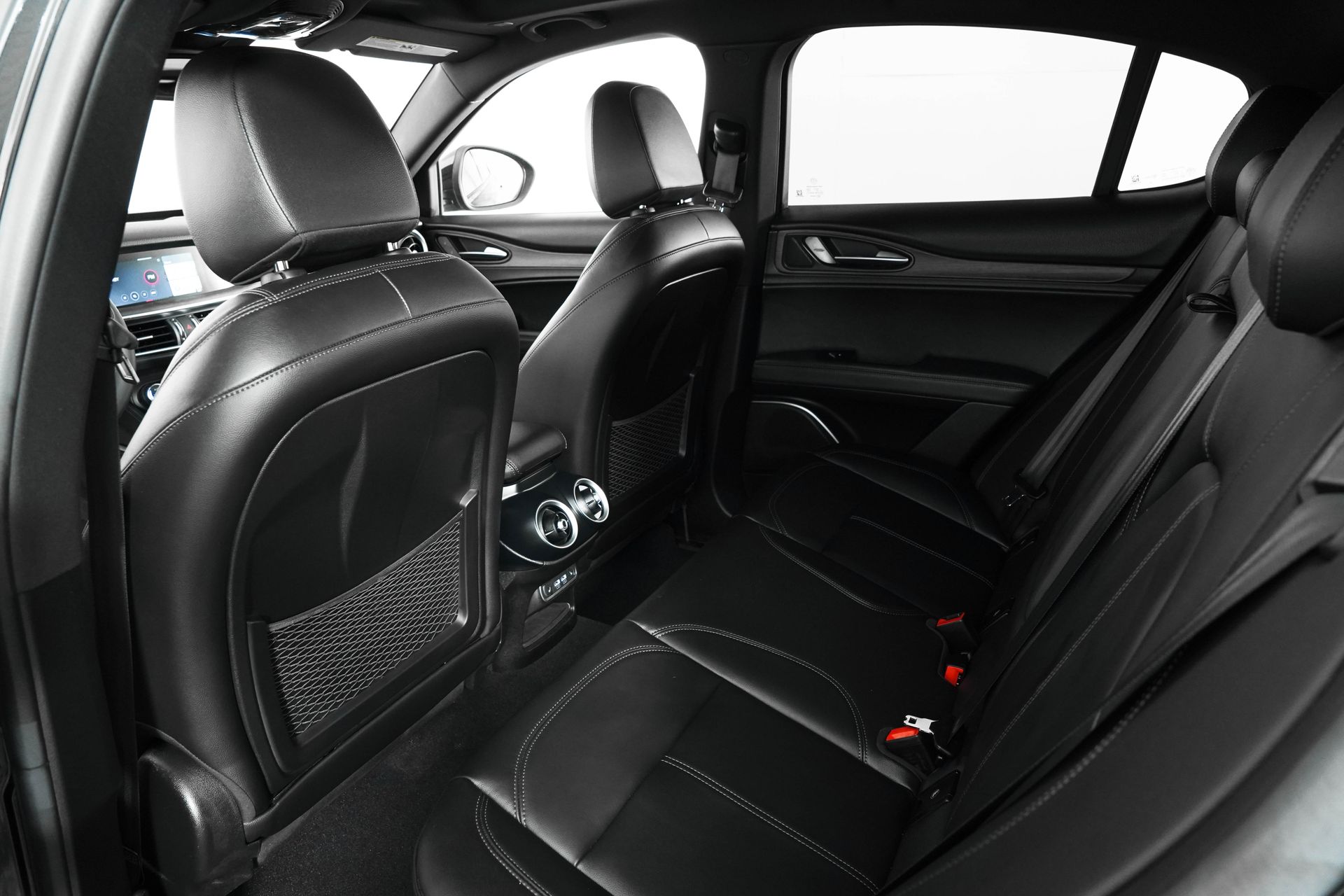 2022 Alfa Romeo Stelvio Ti photo 13