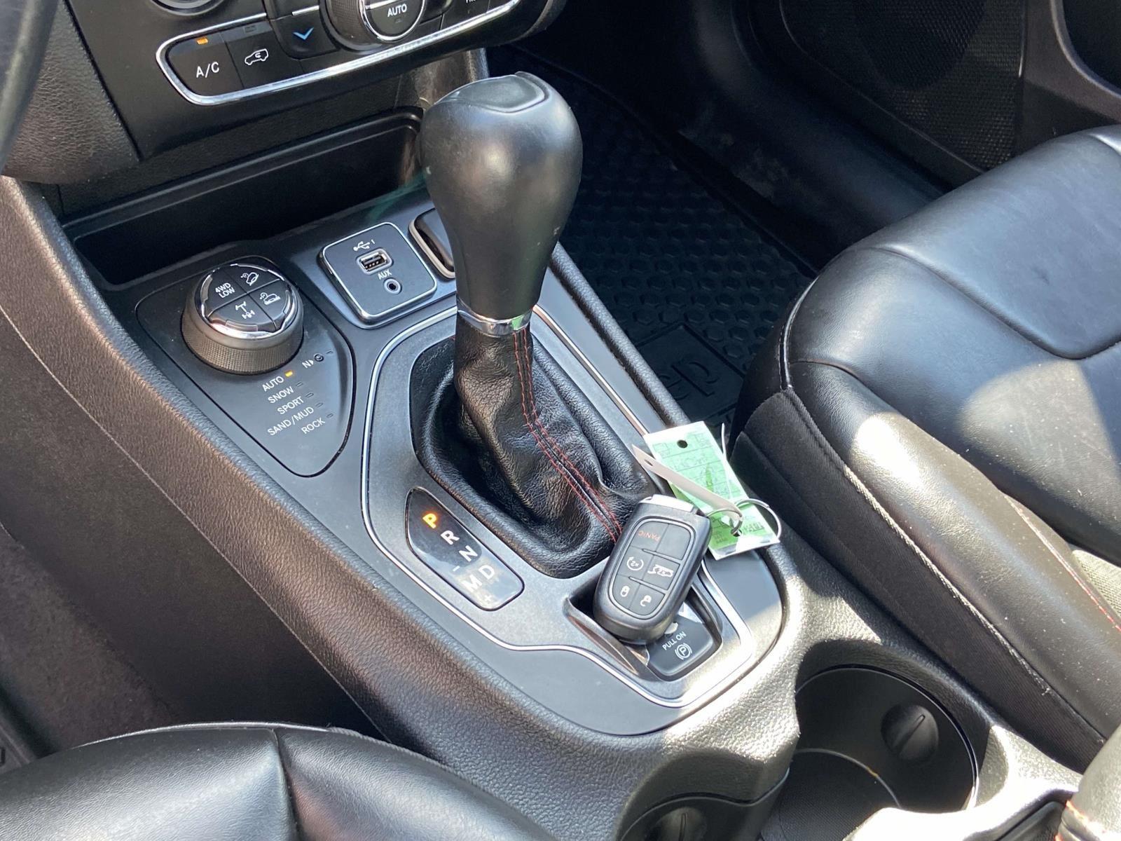 2019 Jeep Cherokee Trailhawk photo 12