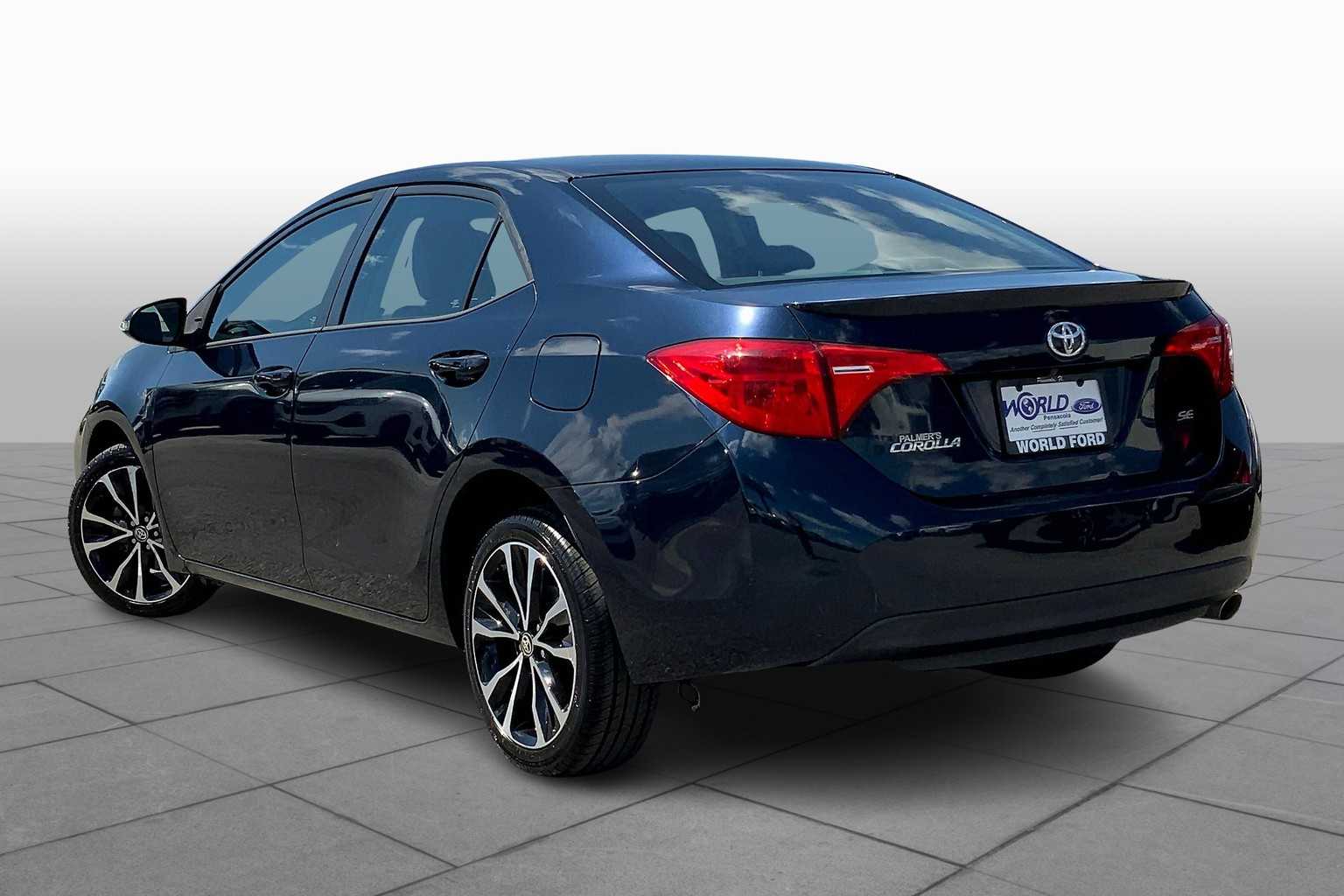2017 Toyota Corolla SE photo 11