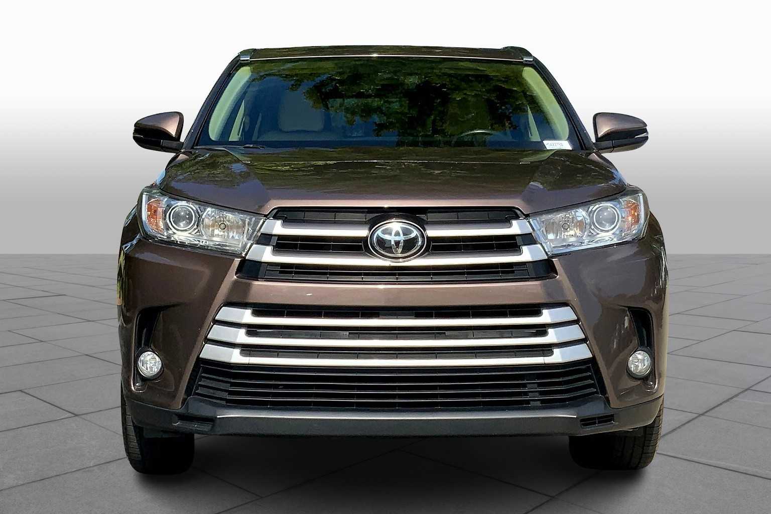 2017 Toyota Highlander XLE photo 3