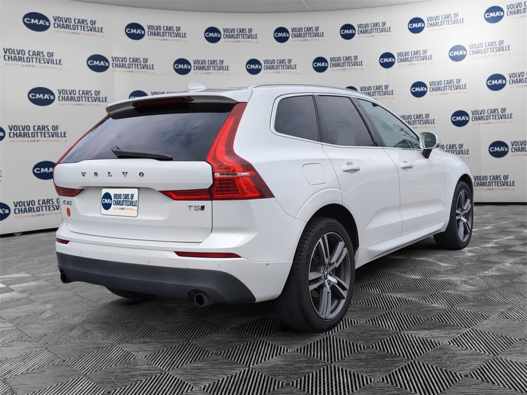2018 Volvo XC60 T5 Momentum photo 5