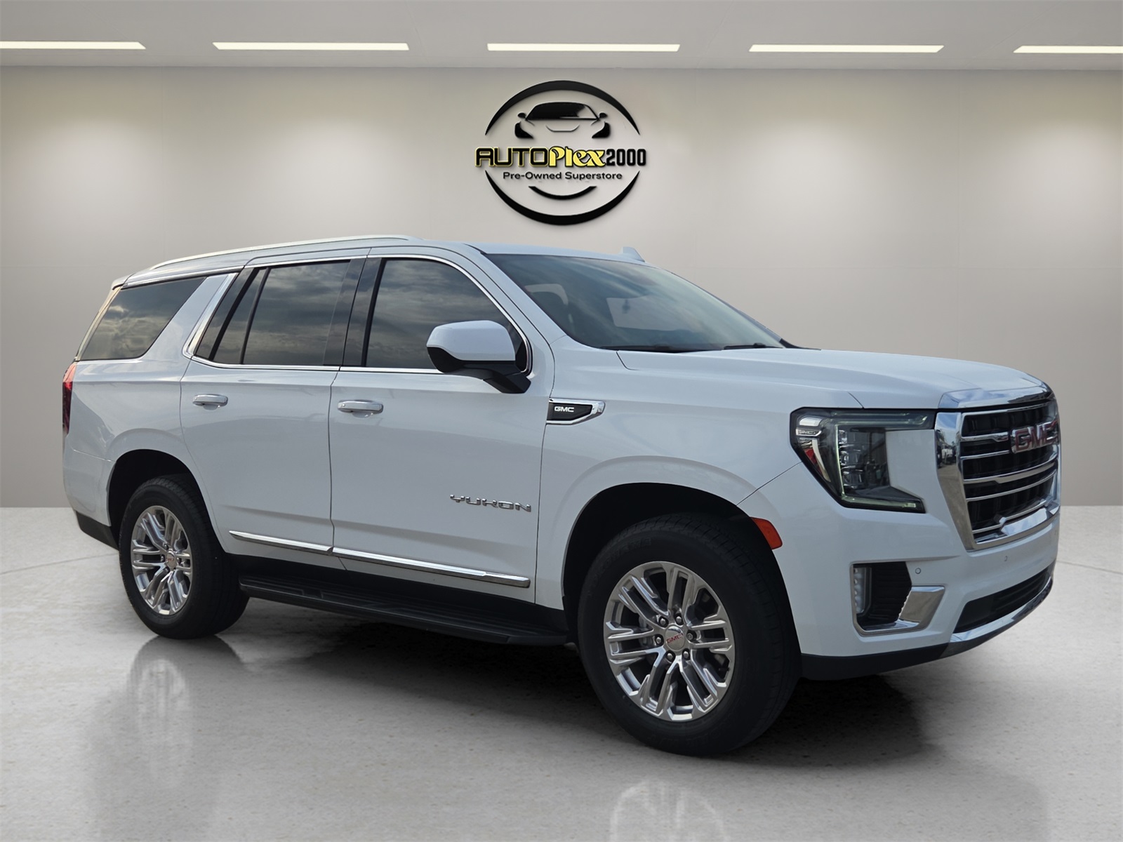 2023 GMC Yukon SLT's photo