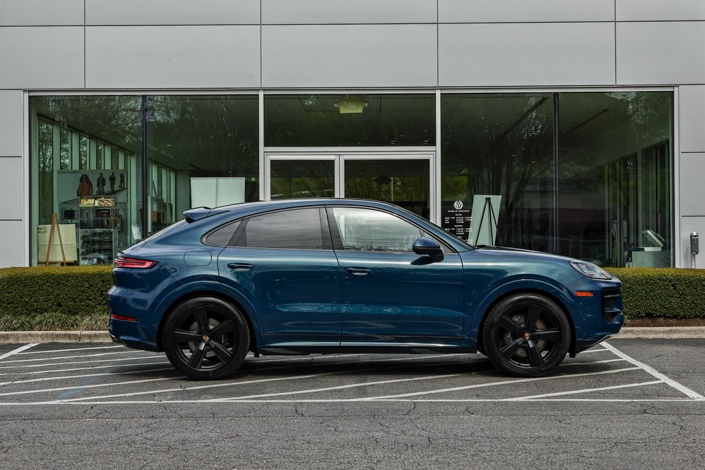 2025 Porsche Cayenne photo 8