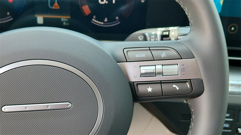 2025 Hyundai Kona SEL photo 14