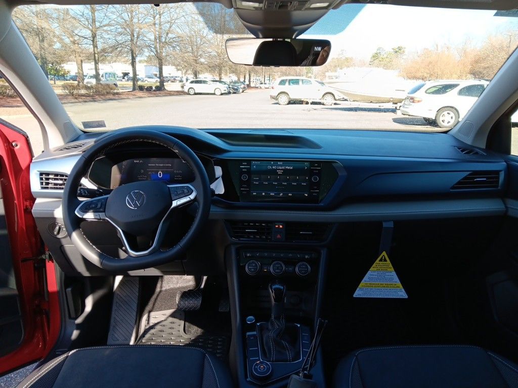 2024 Volkswagen Taos SE photo 12