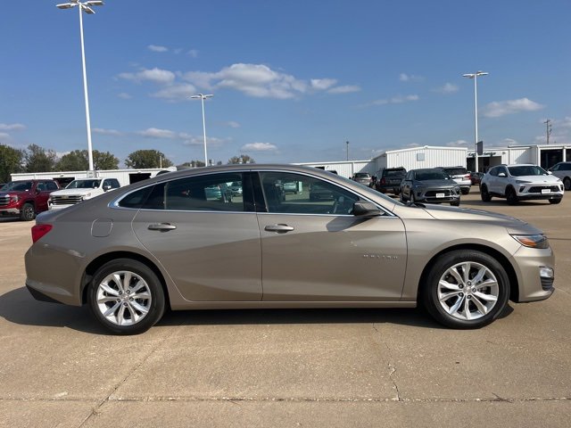 2024 Chevrolet Malibu 1LT photo 3