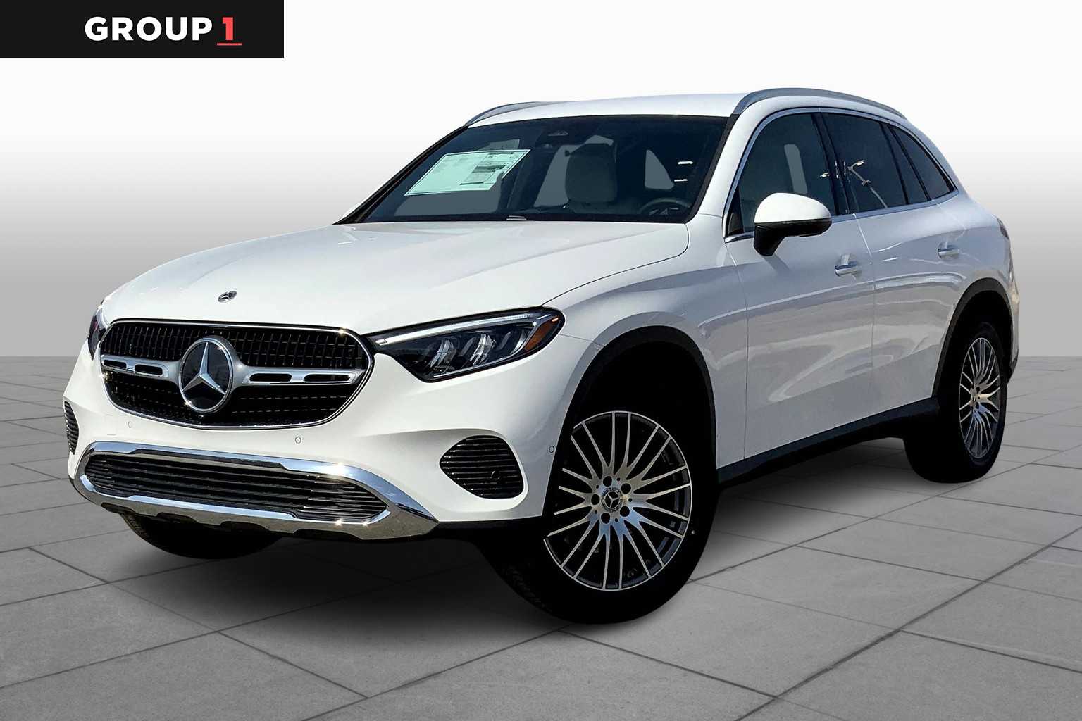 2025 Mercedes-Benz GLC Base's photo