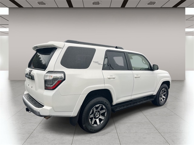 2024 Toyota 4Runner TRD Off-Road photo 2