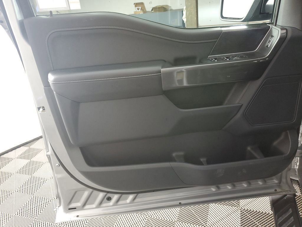 2021 Ford F-150 XLT photo 24