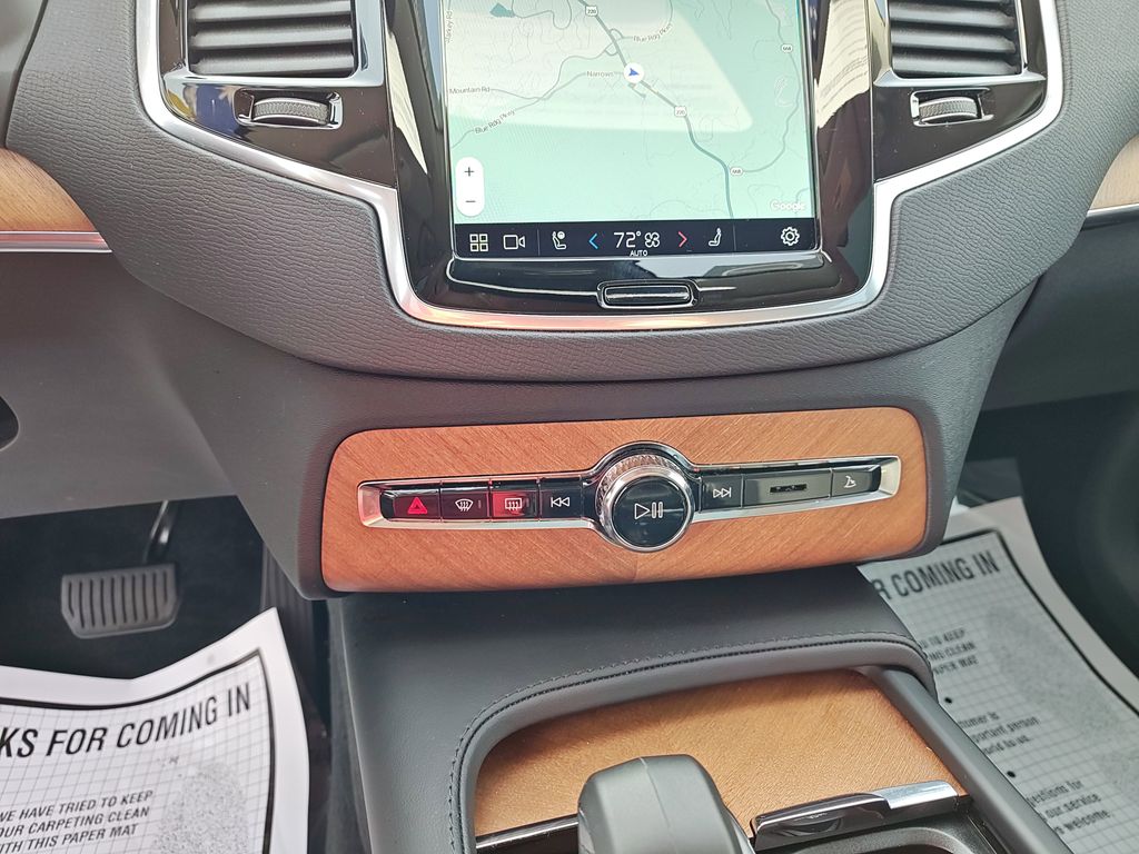 2024 Volvo XC90 Plus photo 22