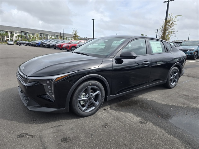 2025 Kia K4 LXS photo 2