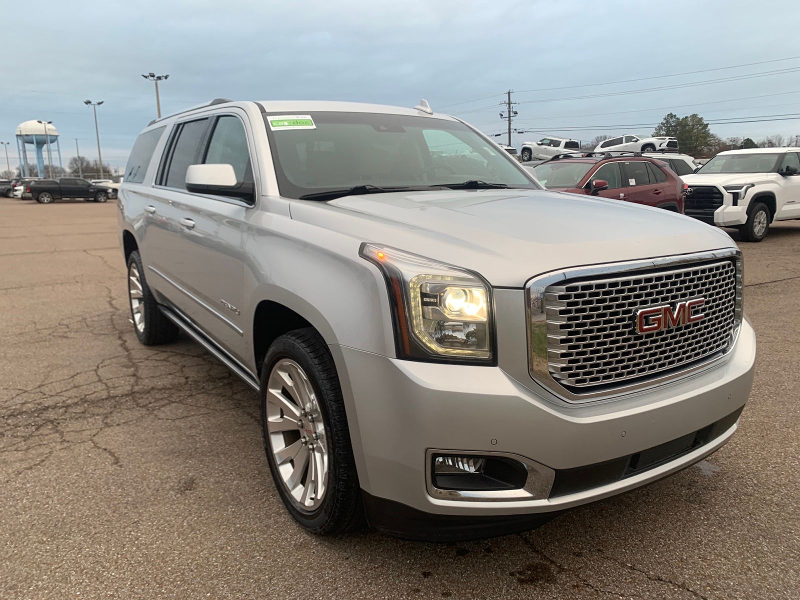 2016 GMC Yukon XL Denali's photo