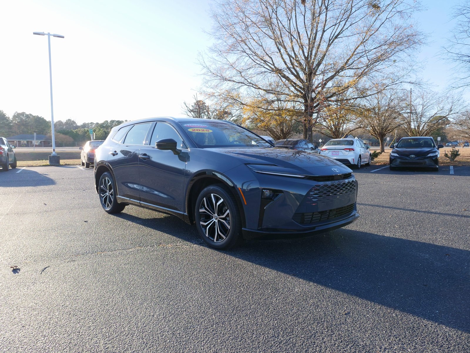 2025 Toyota Crown Signia XLE's photo