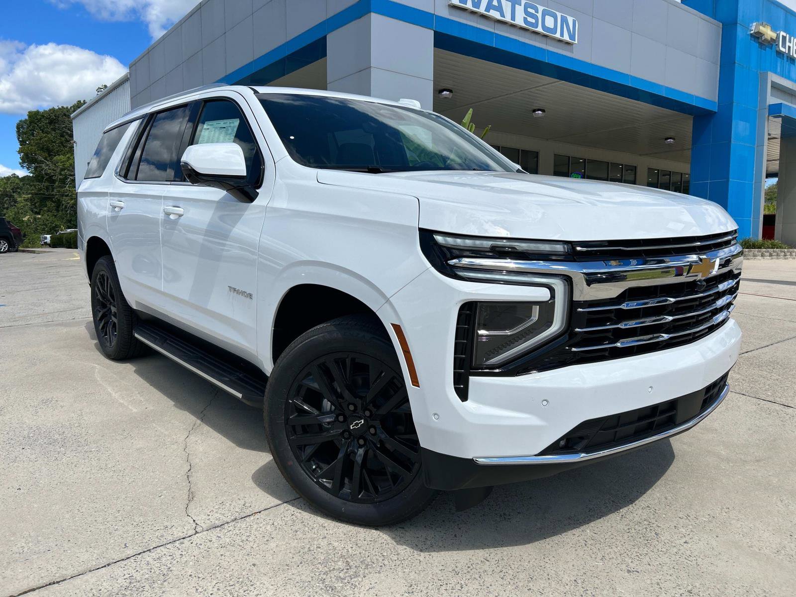 2025 Chevrolet Tahoe LT photo 2