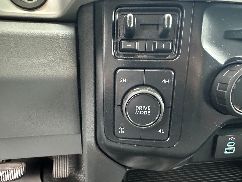 2023 Ford F-350 XLT photo 17