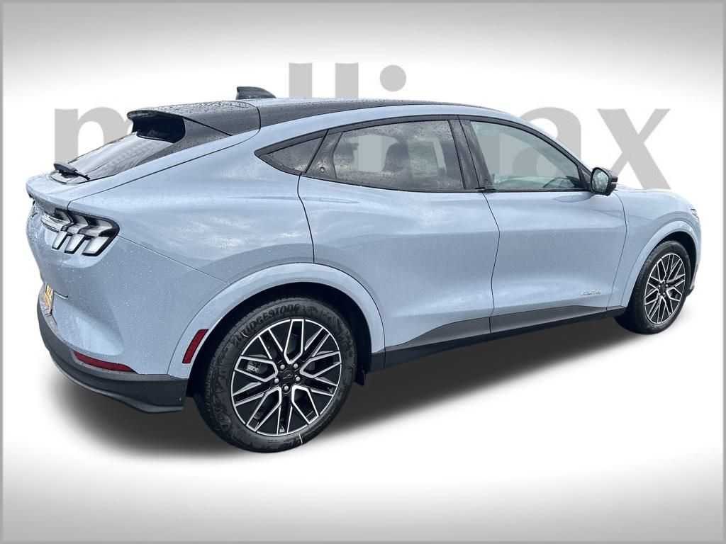 2025 Ford Mustang Mach-E Premium photo 3