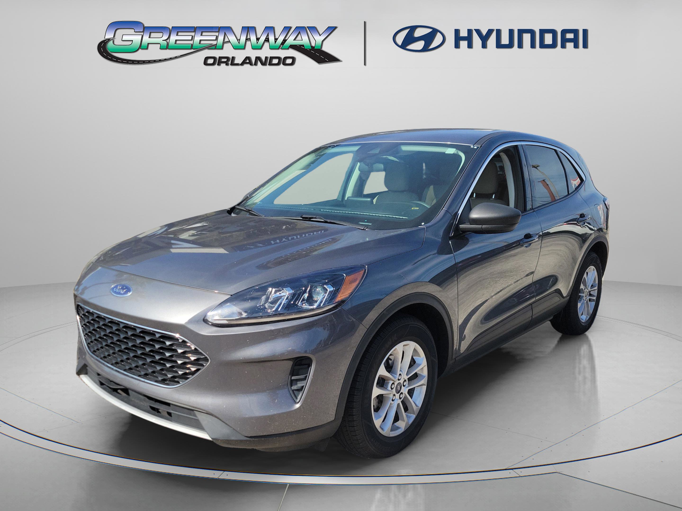 2022 Ford Escape SE photo 2