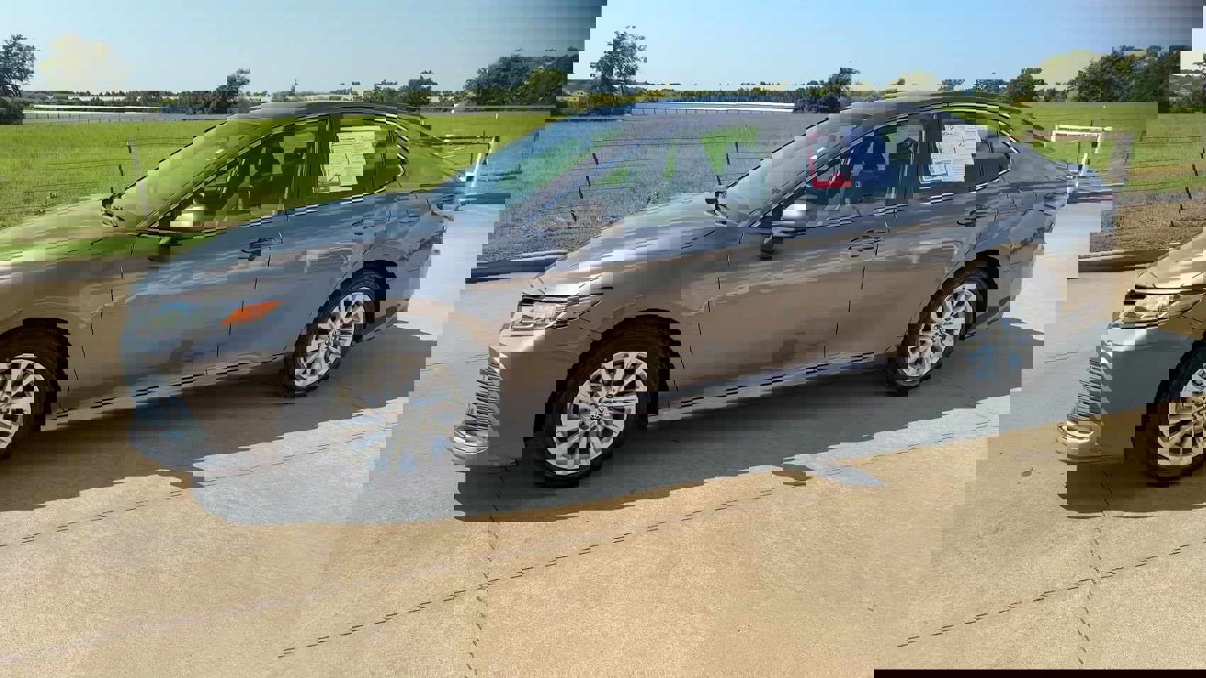2024 Toyota Camry LE SE photo 5
