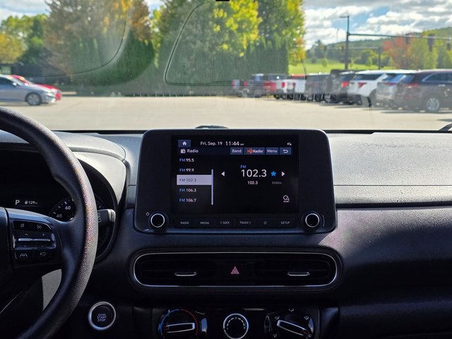 2023 Hyundai Kona SEL photo 18