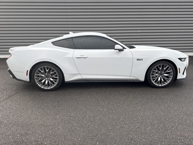 2024 Ford Mustang GT Premium photo 4