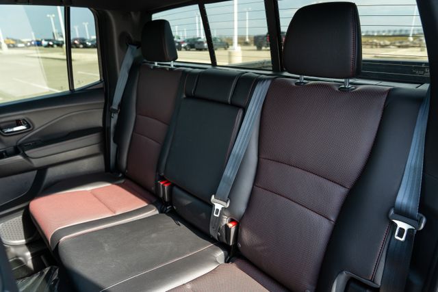 2025 Honda Ridgeline Black Edition photo 13