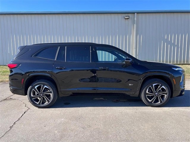 2025 Buick Enclave Sport Touring photo 2