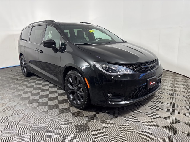 Used 2020 Chrysler Pacifica Touring L Plus with VIN 2C4RC1EG7LR122181 for sale in Apple Valley, Minnesota