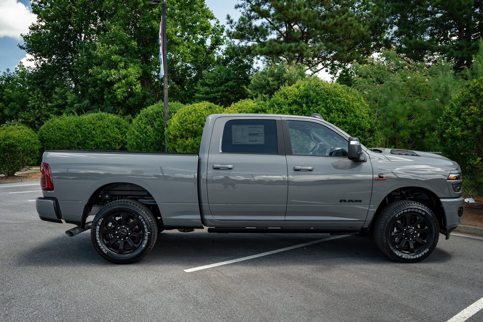 2025 Ram 2500 Laramie photo 9